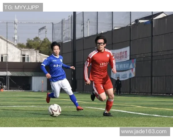 赛后分析:上海足球队与北京足球队的对抗节奏与战术解析 赛后分析:上海足球队与北京足球队的对抗节奏与战术解析