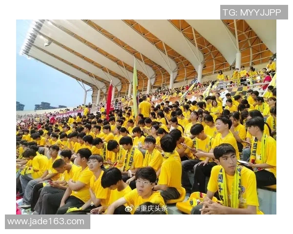 重庆篮球队团队协作引发热议球迷对战术配合和球员默契提出不同看法 重庆篮球队团队协作引发热议球迷对战术配合和球员默契提出不同看法