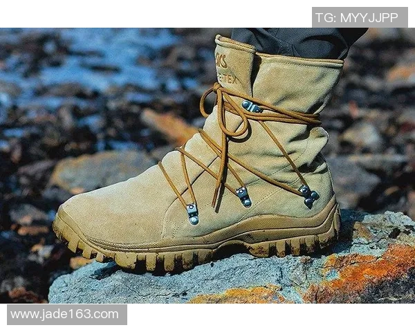 阿迪达斯足球明星战靴助力球员展现巅峰实力与激情对决 阿迪达斯足球明星战靴助力球员展现巅峰实力与激情对决